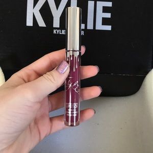 Kylie Cosmetics Blitzen Matte Liquid Lipstick
